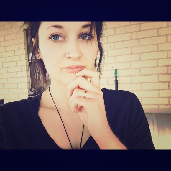 Meet your Posher, Trish - Picture 1 of 1